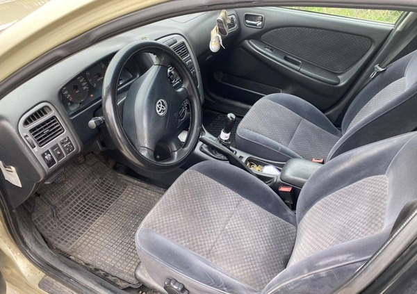 Toyota Avensis cena 2900 przebieg: 330000, rok produkcji 2001 z Wejherowo małe 137